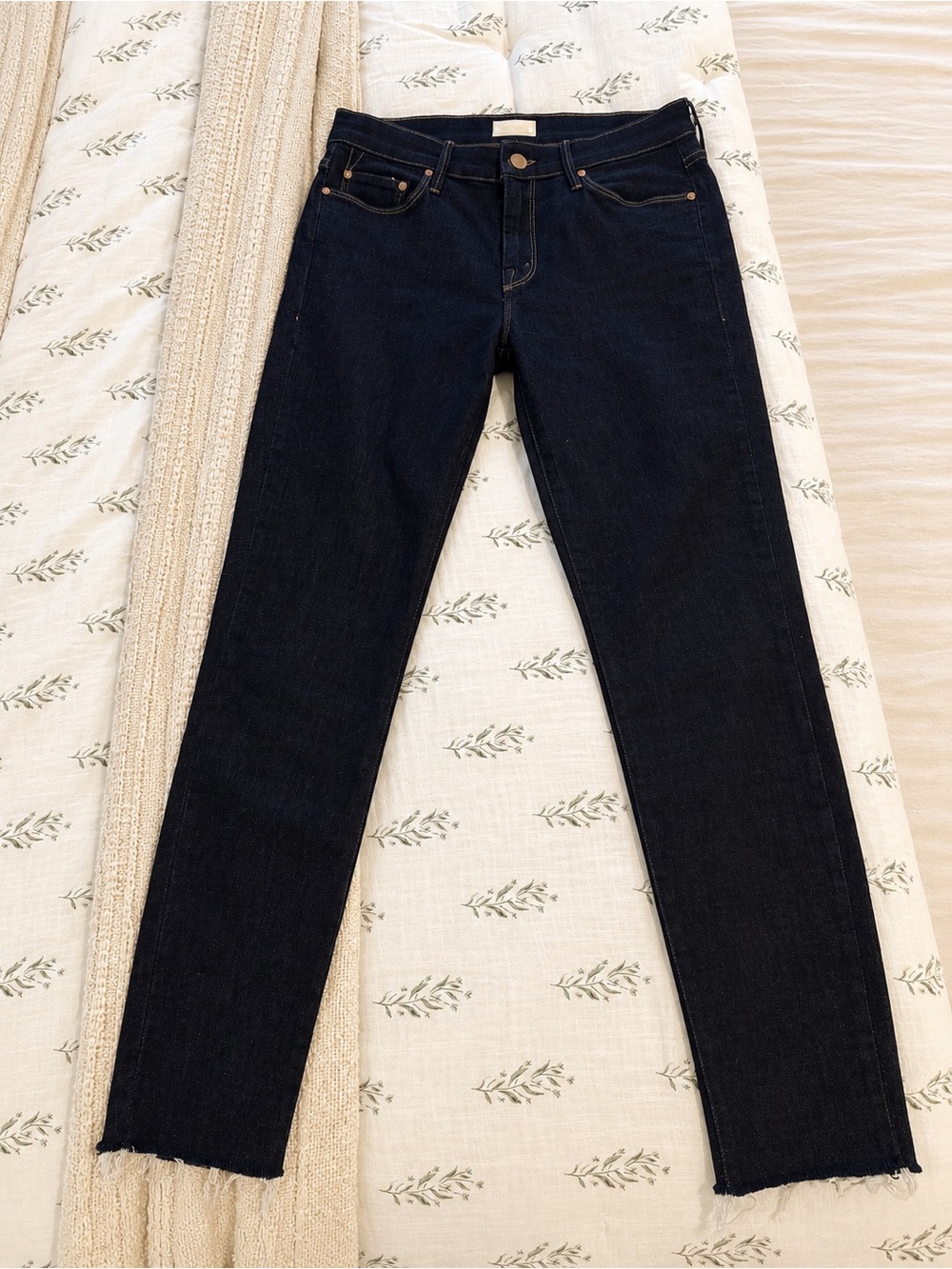 MOTHER The Looker Ankle Fray Jeans So Good Dark Wash Size 26